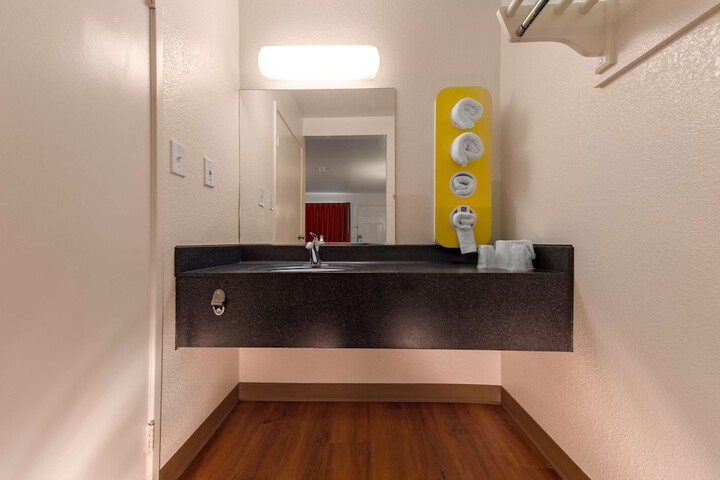 Motel 6 Saint Joseph MO