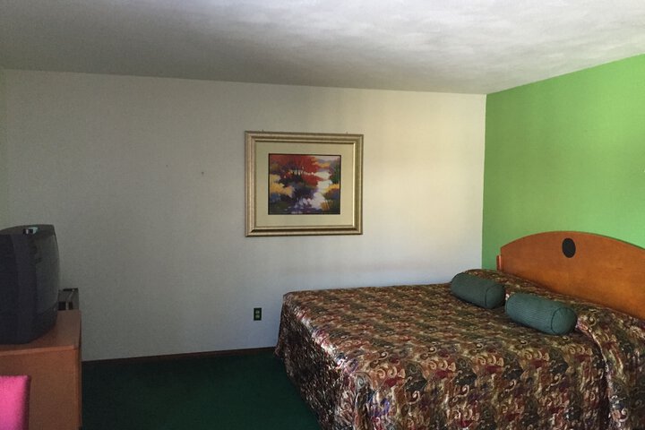 Room 7 of 17