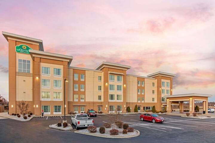 Hotel 3 of 62