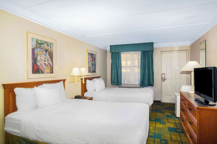 Room 17 of 28