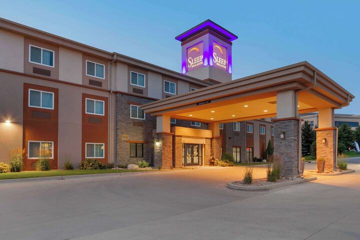 Hotel 12 of 65