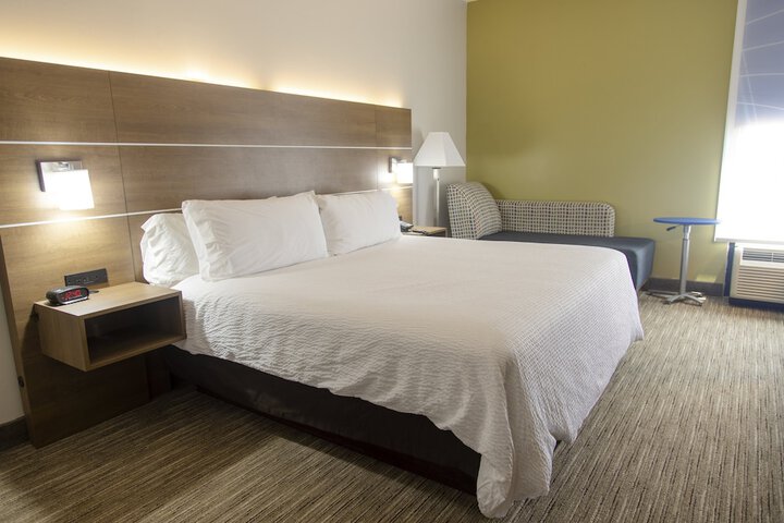Holiday Inn Express Marshfield by IHG