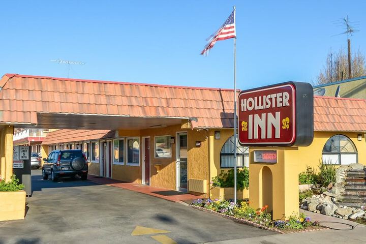 Hollister Inn