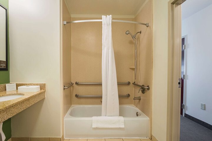 Sleep Inn & Suites Manchester near Arnold AFB