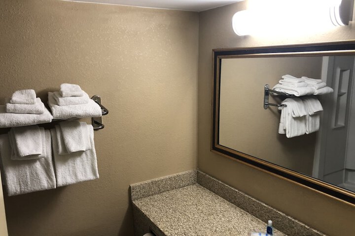 Room 14 of 37