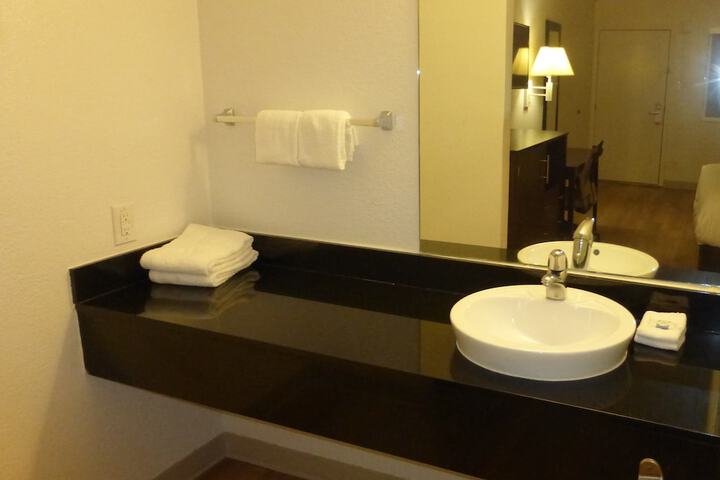 Room 9 of 16