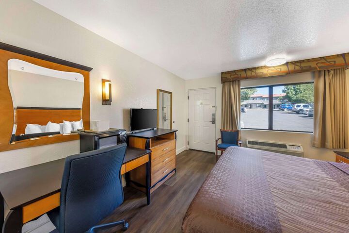Room 15 of 30