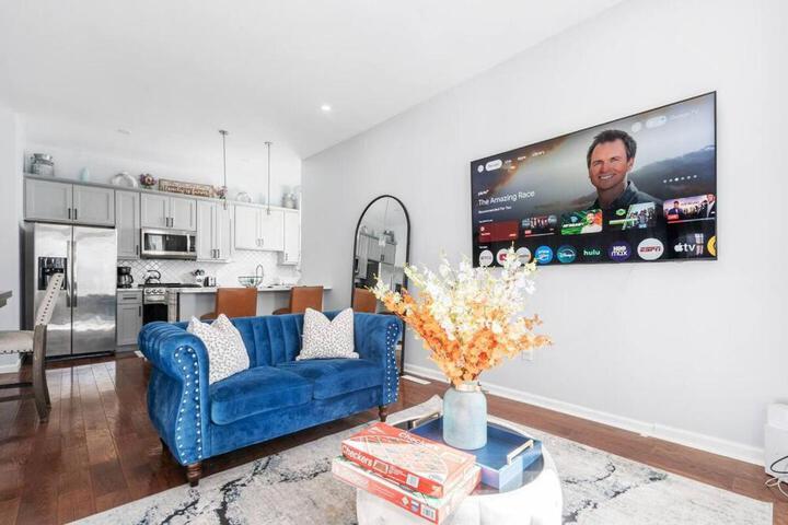 Modern 3 Bed Apt Parking W D