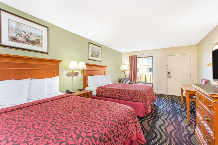 Room 27 of 48