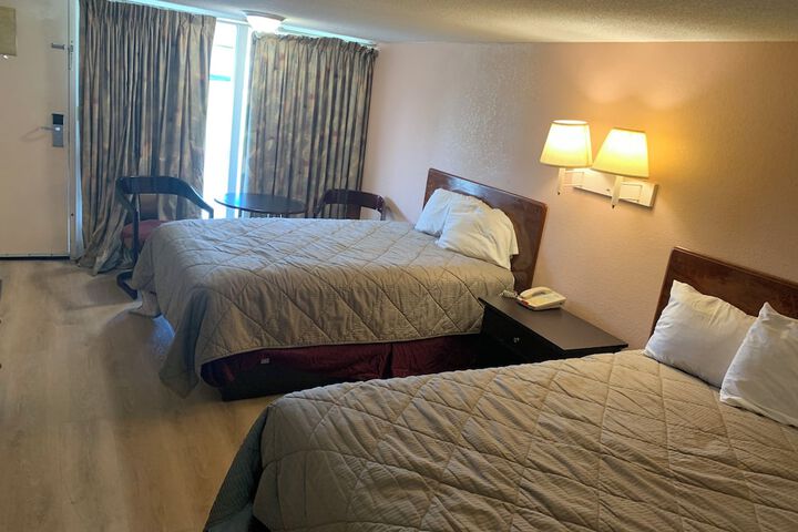 Room 12 of 34