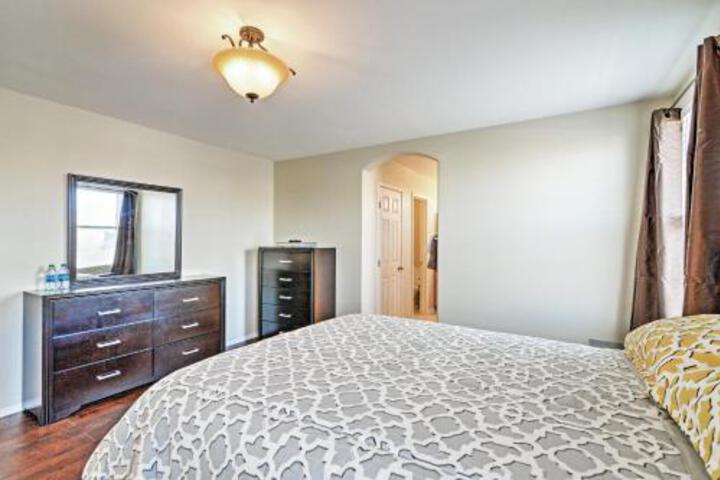 Single House 7 Miles to Strip and Town Center