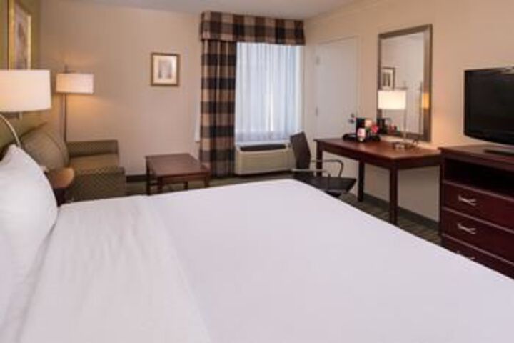 Ramada Plaza Rochester Airport