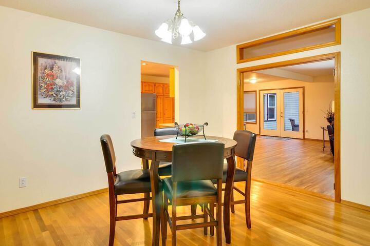 Milwaukie Home w / Covered Porch: Dogs Welcome!