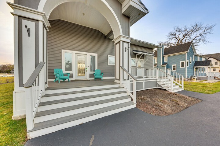Home on Fox River: Modern Decor Style!