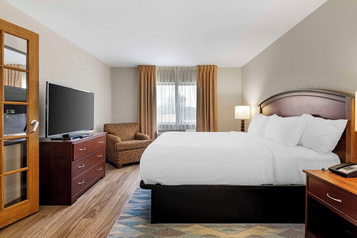 Room 28 of 51