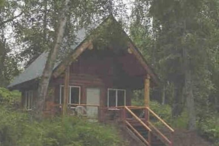 Daniels Lake Lodge B & B