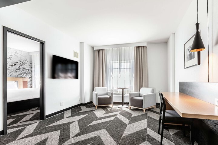 Room 31 of 62
