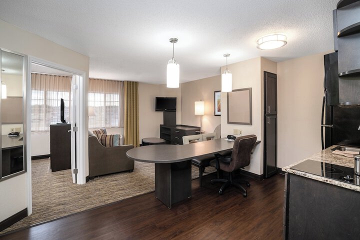 Room 4 of 18