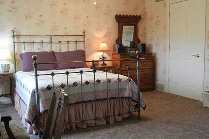 The Feathered Star B & B