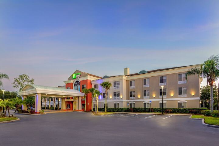 Hotel 7 of 74