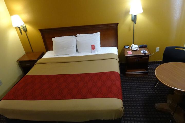 Room 13 of 27