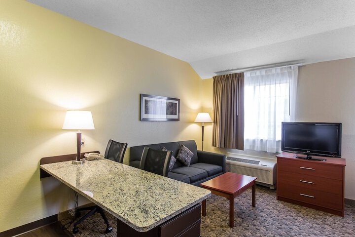 Room 15 of 48