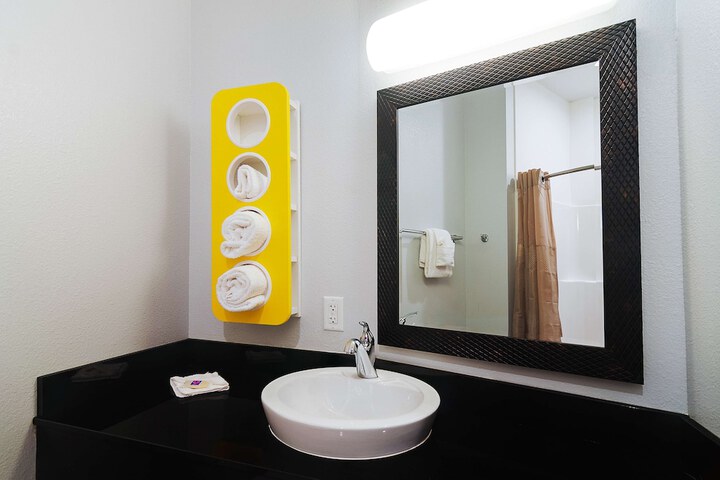 Room 18 of 29