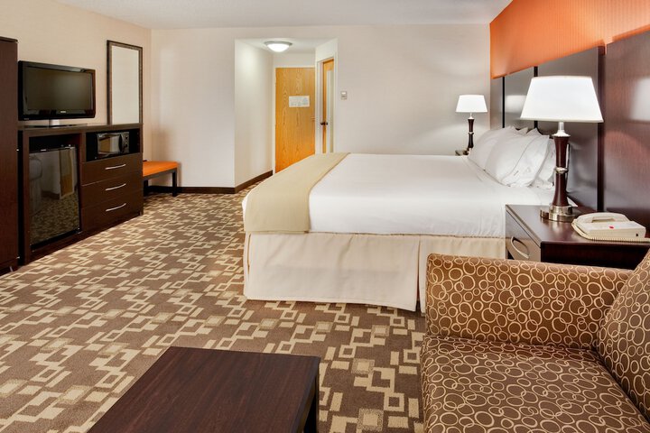 Room 17 of 38