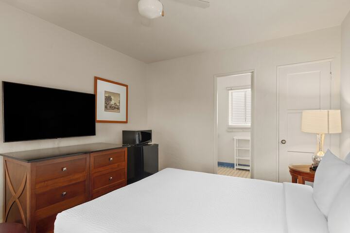 Room 18 of 37