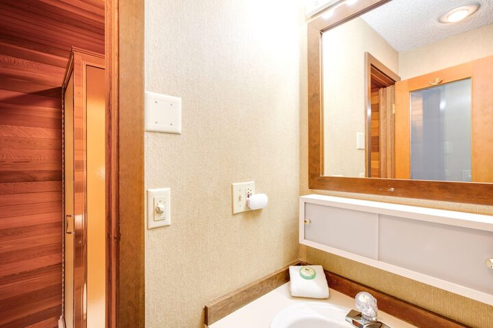 59SW - Fireplace - Dishwasher - Washer / Dryer - Sleeps 6