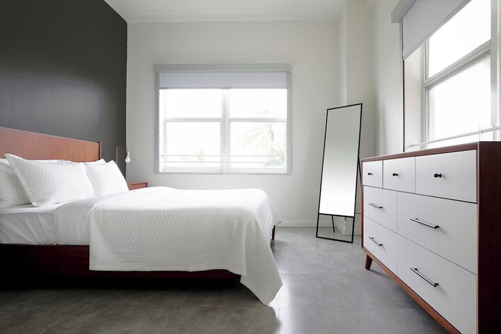 Room 25 of 82