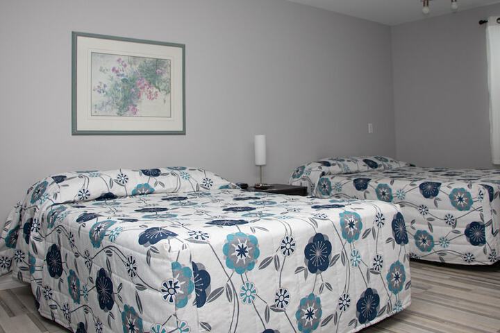Room 19 of 102