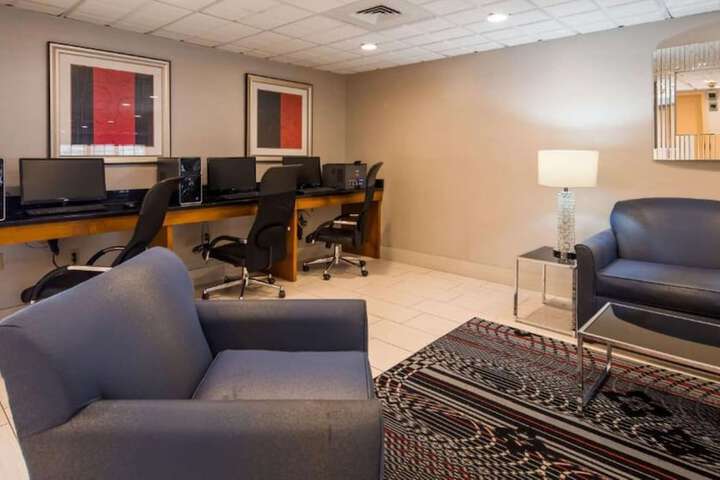 Business Center 31 of 31