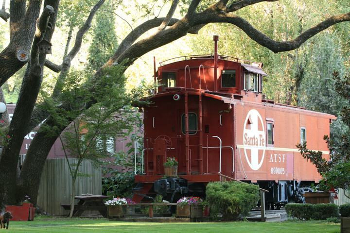 Featherbed Railroad B & B Resort