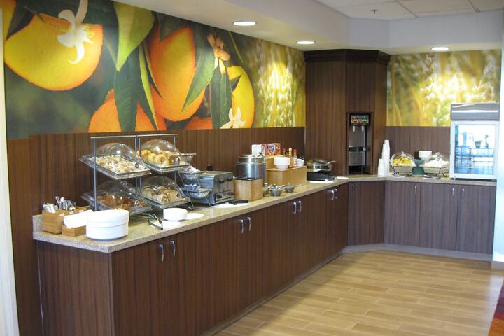 Breakfast/Coffee Service 34 of 38
