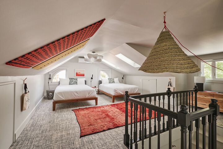 Woodstock Way Hotel