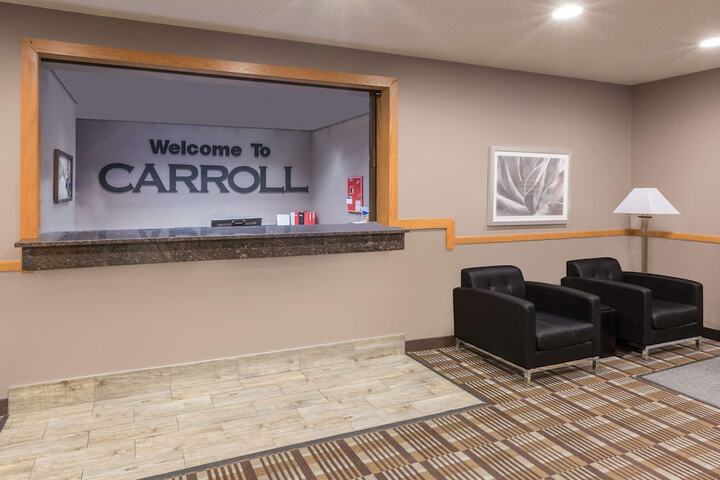 Super 8 by Wyndham Carroll / East