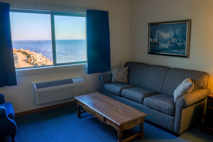 Room 12 of 50