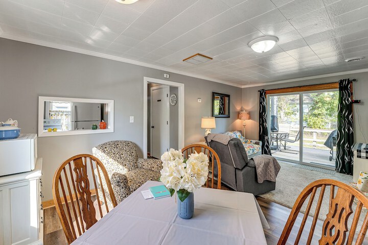 Wayland Retreat w / Deck: Walk to Downtown!