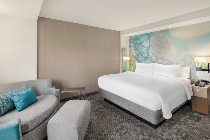 Room 15 of 36