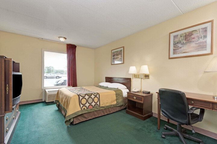 Room 30 of 32