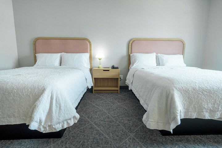 Hampton Inn & Suites Mission