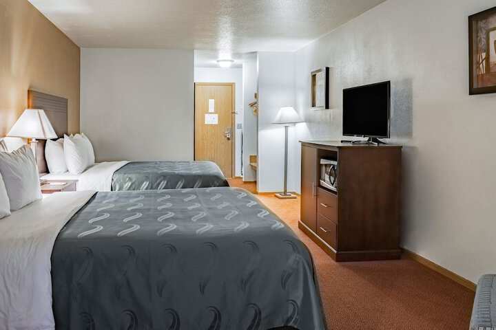 Room 27 of 33