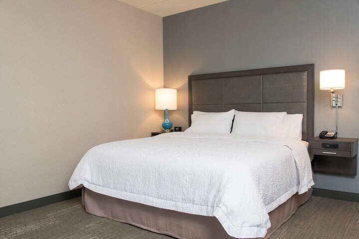 Hampton Inn & Suites Grand Rapids Downtown