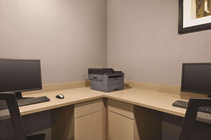 Business Center 33 of 34