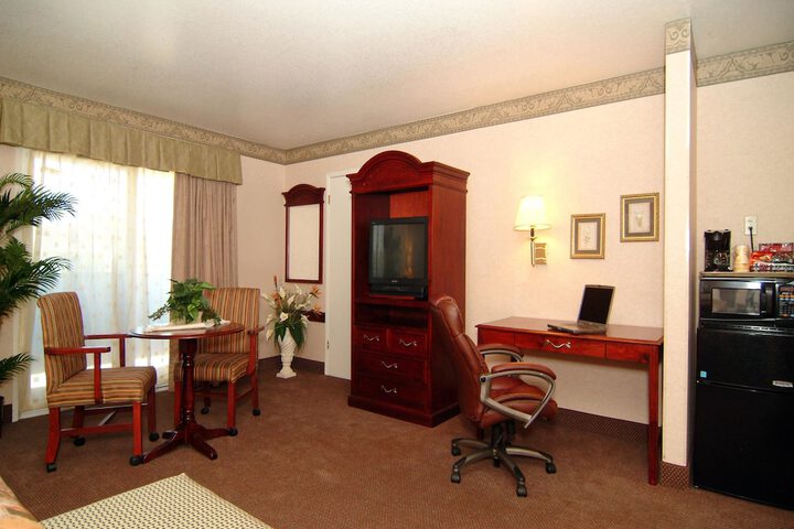 Room 7 of 25