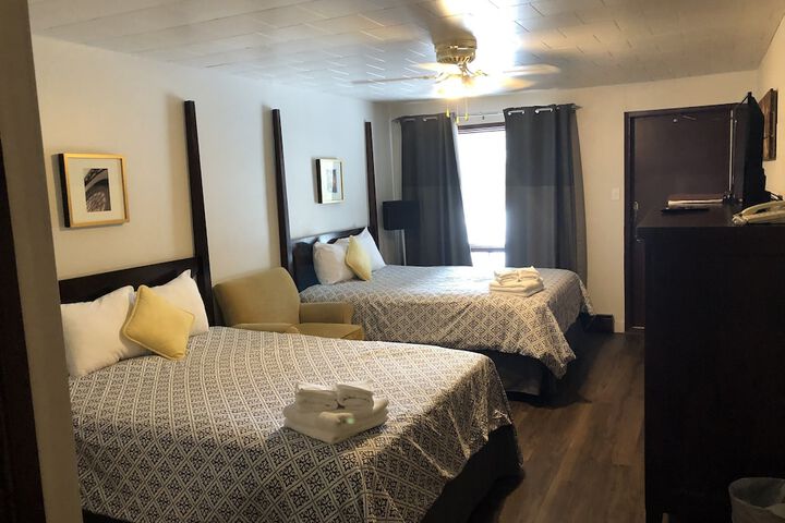 Room 8 of 12