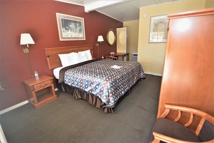 Room 18 of 24