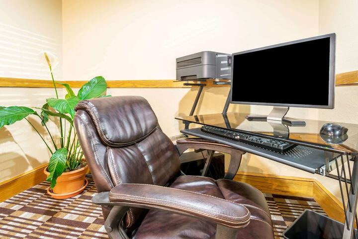 Business Center 15 of 15