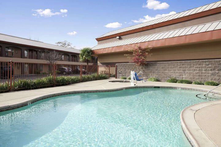 Pool 2 of 22